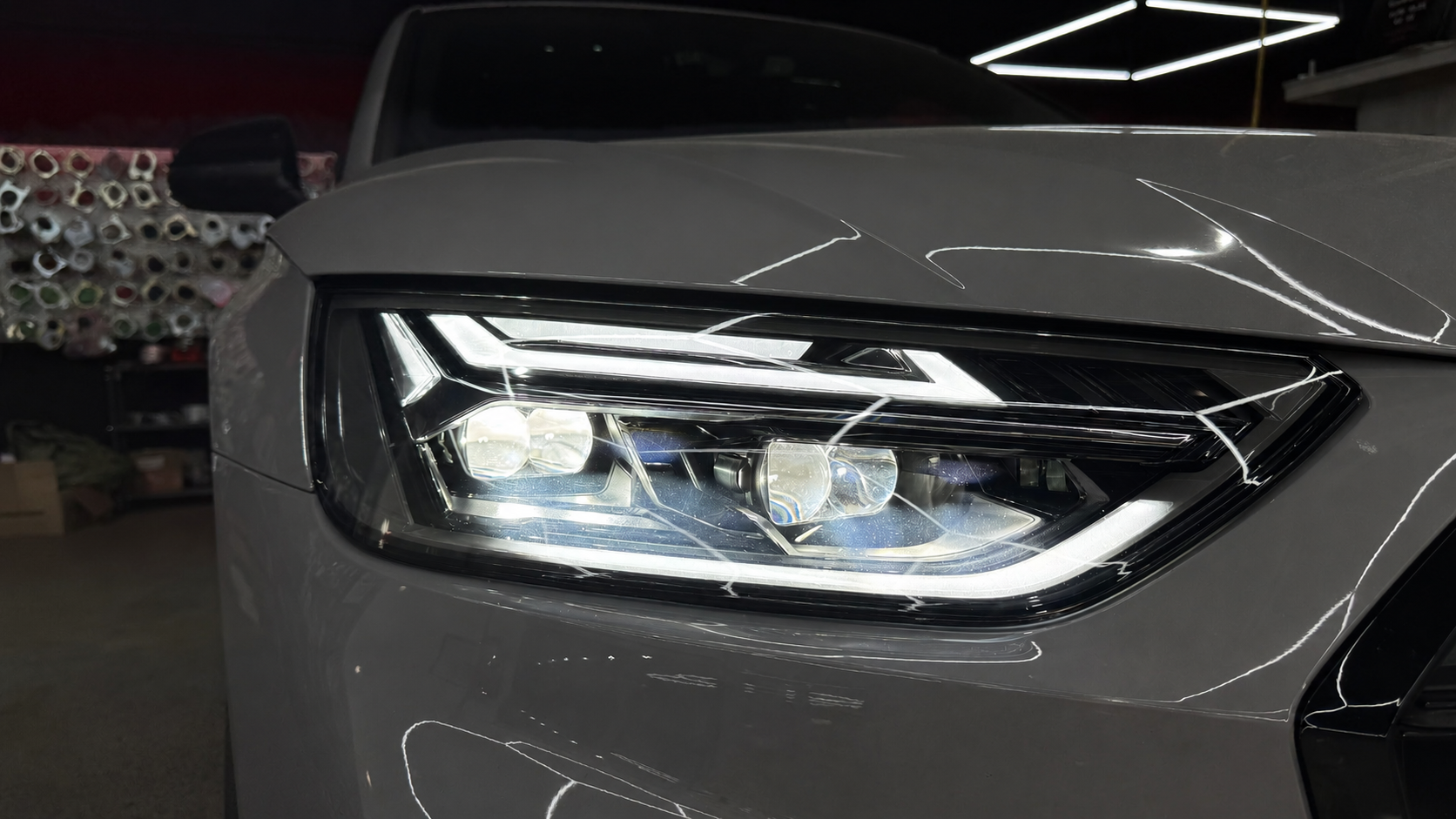 Переходные рамки для замены линз на Audi Q5 2020-2026